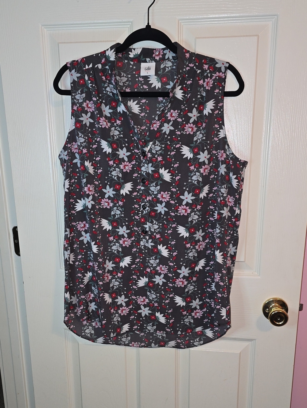 CAbi Gray Floral Sleeveless Button-Front Camisole with Pink & White Flowers